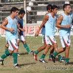 10 Brown entrena 150x150 Ganar y avanzar es el objetivo de Brown