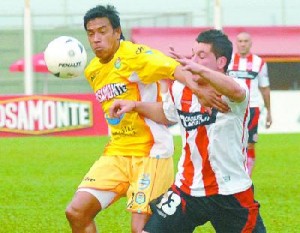 10 Brítez vs 9 de julio 300x233 No fue el debut esperado