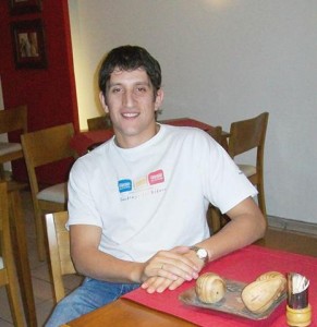 10 Jonatan Treise nota 291x300 Jonatan Treise, un misionero ídolo en Santiago