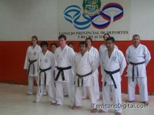 10 reunión intructores karate 300x225 Una reunión por el progreso del karate