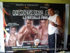 10 Cristian Zamudio kick boxing 300x225 Cristian Zamudio enfrenta a Acero Cali