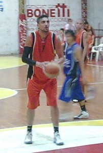 Lucas Misetich 202x300 Cataratas debutó con un gran triunfo de visita