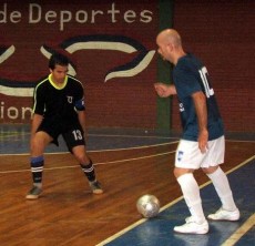 10 Diego Fernández Plastimi vs Unión 230x222 Plastimi paró la cuenta en 20 goles