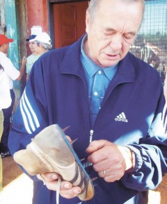 fotogd.php 8 240x294 Las zapatillas que hicieron la gran historia