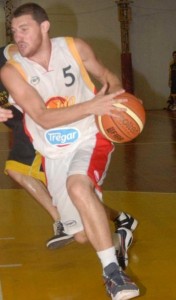 Luciano Garrone 176x300 Tokio y Mitre comienzan a despedirse