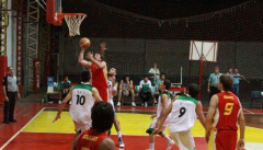 Fulquet ante Hindú 240x137 Tokio sigue bajando rivales en casa