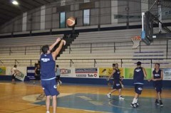OTc entrenando 240x159 OTC debutará como local ante Estudiantes