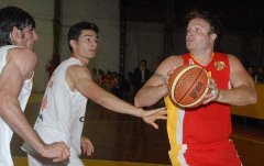 Nico Fulquet 240x151 Tokio y Mitre con muchas obligaciones de locales