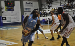 Nwankwo ante Progresista 240x149 Ganó OTC y definirá el jueves como local