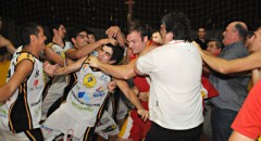 pelea Tokio y Talleres 240x130 Caramuto y Rivas no jugarían el resto del torneo