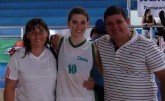 melina sosa y sus padres 240x147 Melina Sosa se sumará a Vélez Sársfield