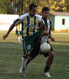 Roberto Ríos La Picada 240x276 El Tren del Oeste va por la punta ante Tigre