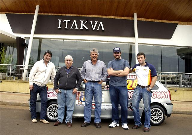 Fabrizio Pessino, Eliseo Sinsolo, Carlos Malarczuk, Juampy Koch y Gonzalo Menor frente a Itakva (Foto Prensa ACM)