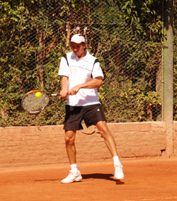 Agustín Picco eliminó a Diego Hartfield